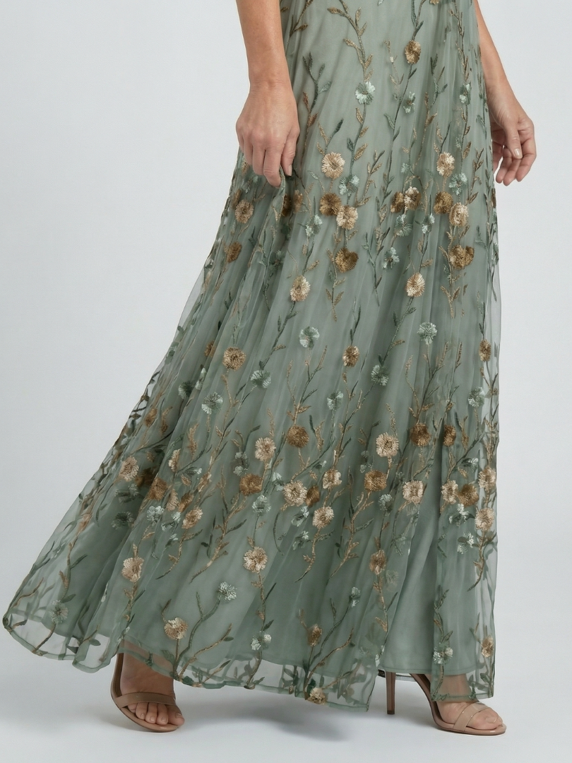 Selora | Floral Halter Neck Maxi Dress