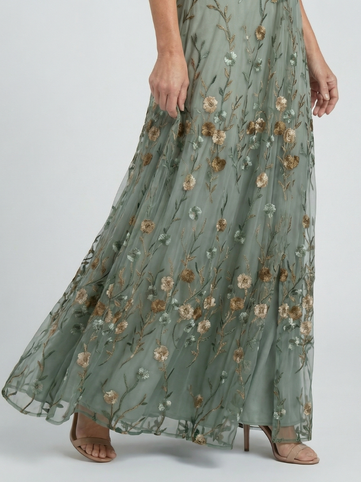 Selora | Floral Halter Neck Maxi Dress