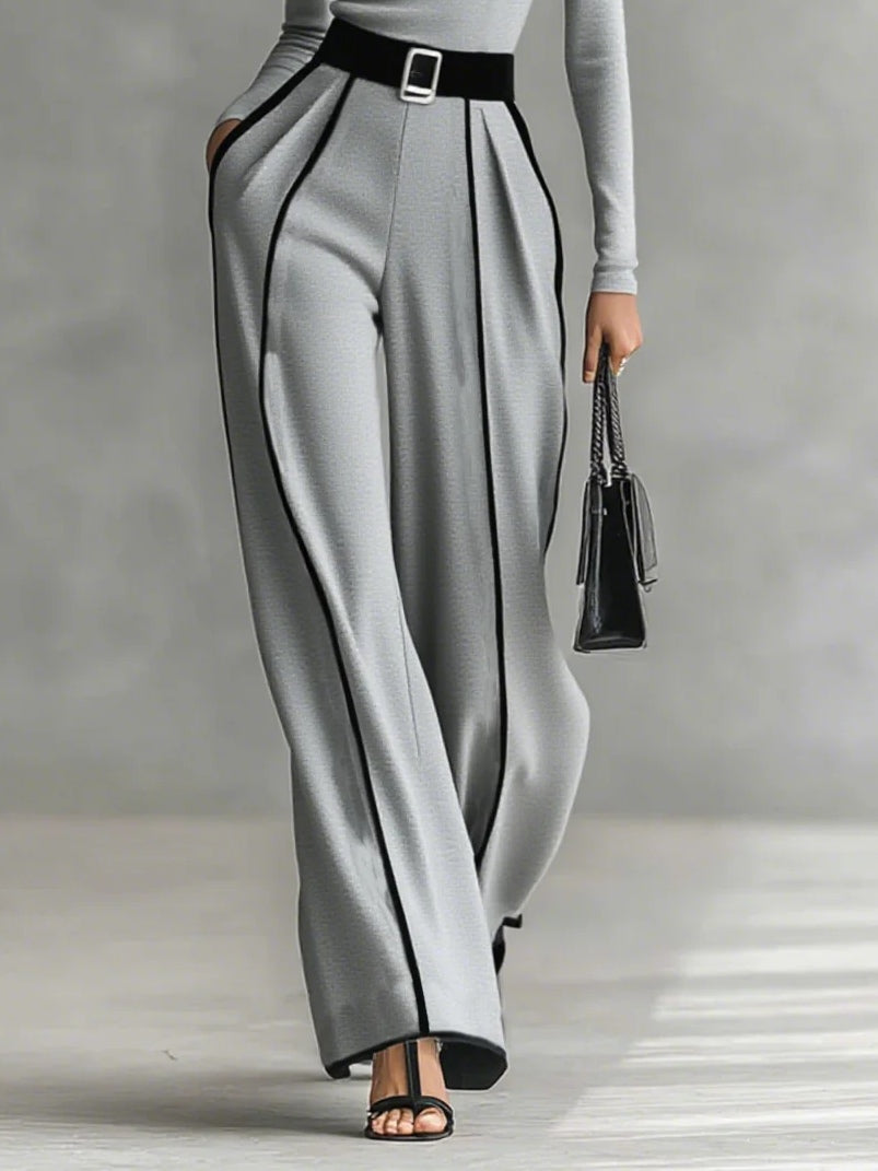 Vera™ | Elegant Set with Contrast Details